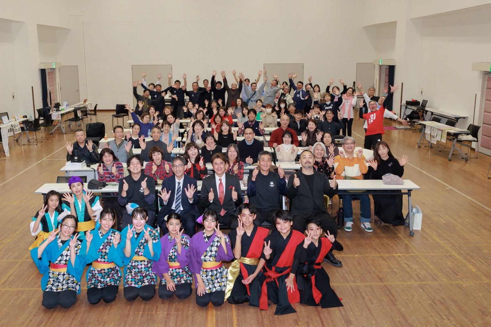 参加者と出演者の集合写真